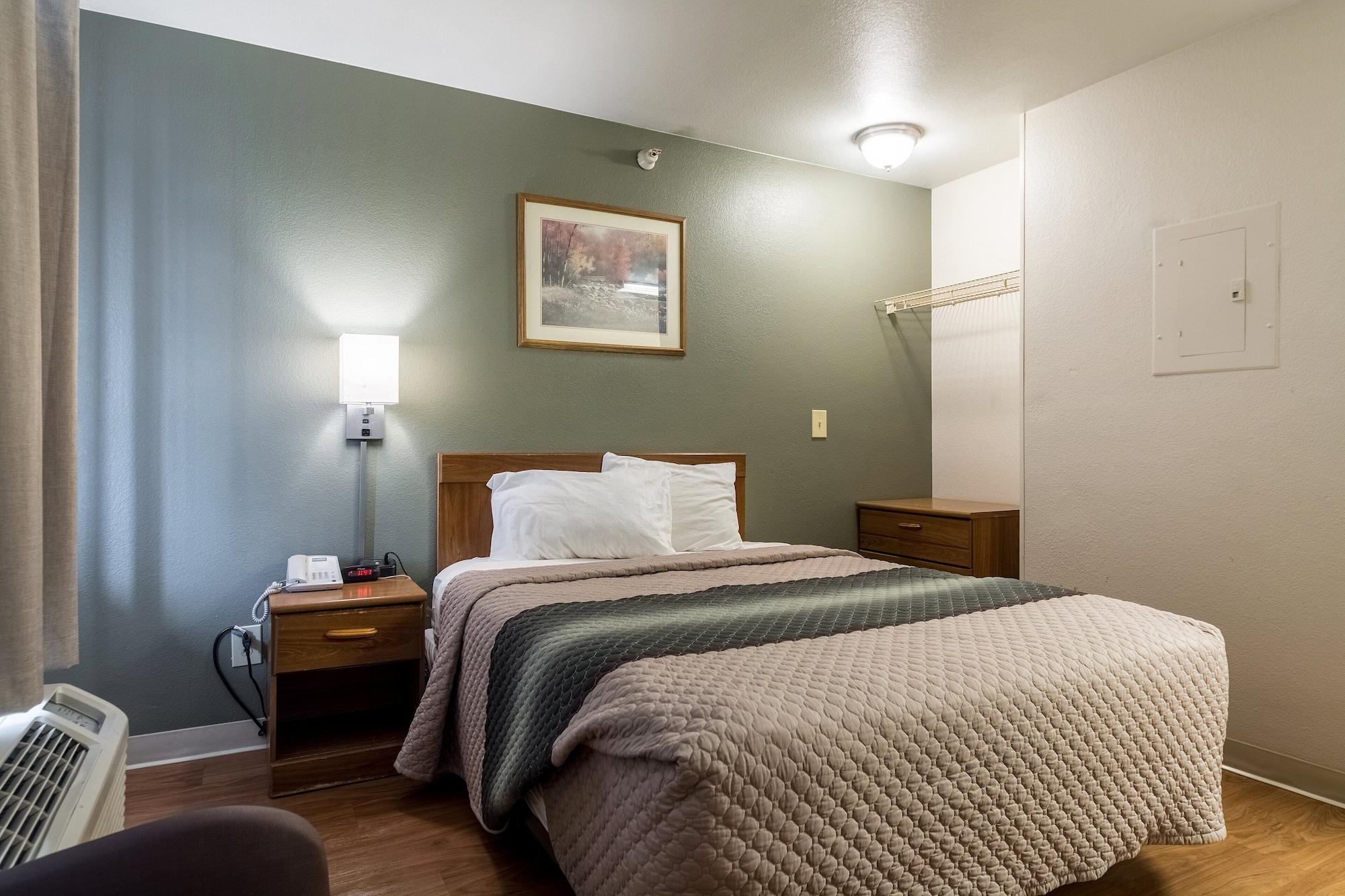 Motel Hometowne By Red Roof Denver - West Lakewood
