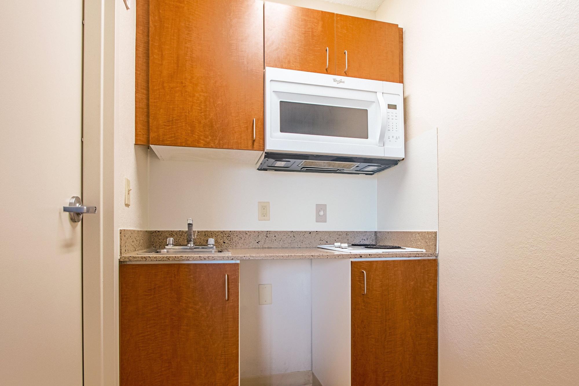 Motel Hometowne By Red Roof Denver - West Lakewood